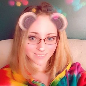 Meet your Posher, Caitlin